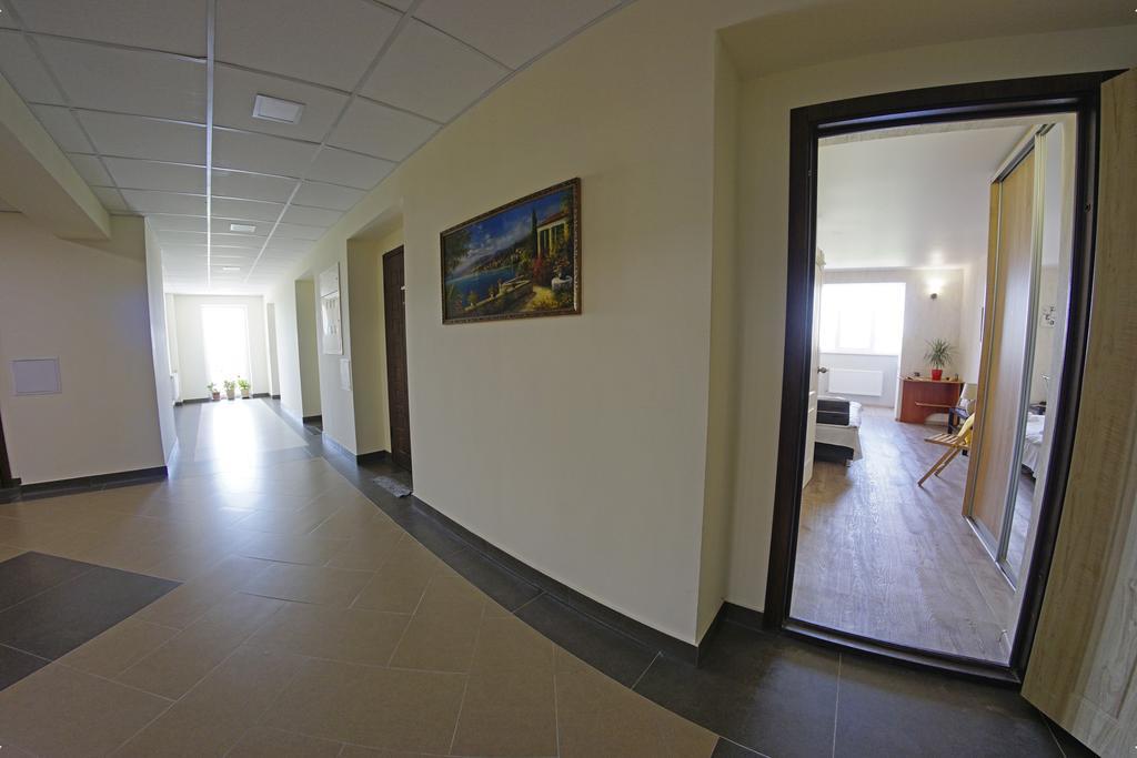 54A Tselinogradskaia Str At Alekseevka Underground Kharkov Luaran gambar